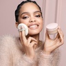 LAURA MERCIER Divinely Flawless Translucent Loose Setting Powder & Puff - Ultra Blur شفاف