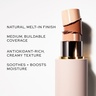 Westman Atelier Vital Skin Foundation Stick 2 - Un tono medio claro y cálido de beige.