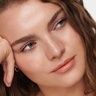 lisa eldridge BAUME EMBRACE LIP COLOUR MAAK KENNIS MET SCHATTIG