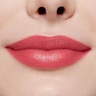 lisa eldridge LUXURIOUSLY LUCENT LIP COLOUR لا أعرف ماذا أقول